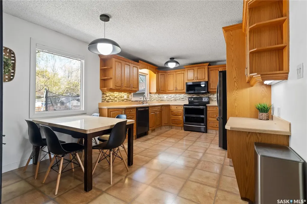35 Symons Place Regina SK S4X 1M7