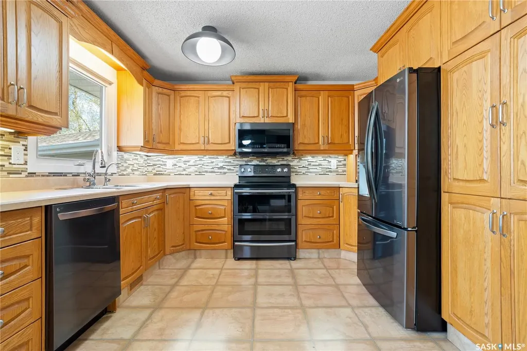 35 Symons Place Regina SK S4X 1M7