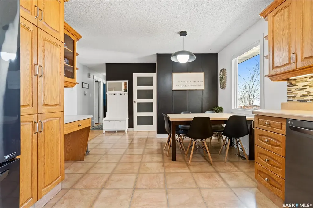 35 Symons Place Regina SK S4X 1M7