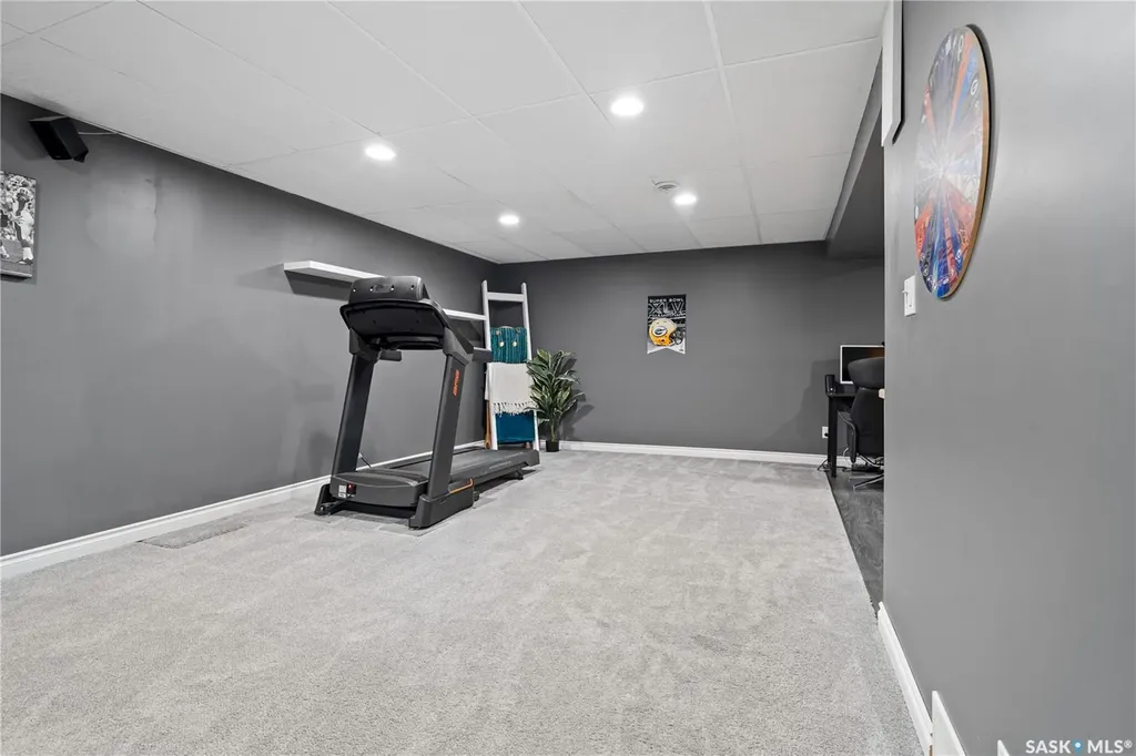 35 Symons Place Regina SK S4X 1M7