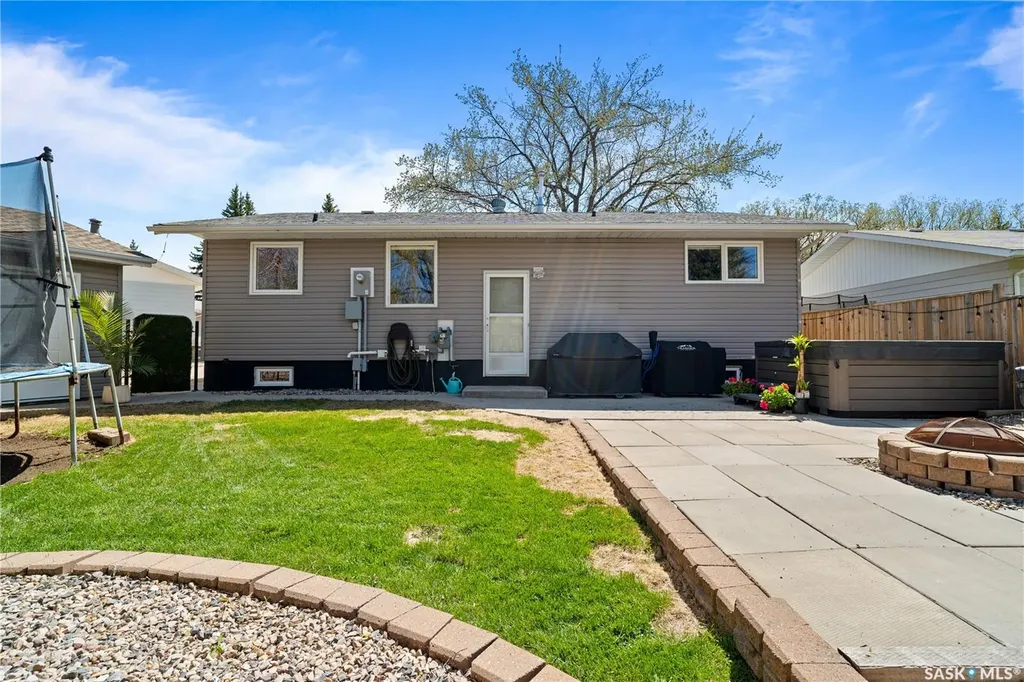 35 Symons Place Regina SK S4X 1M7