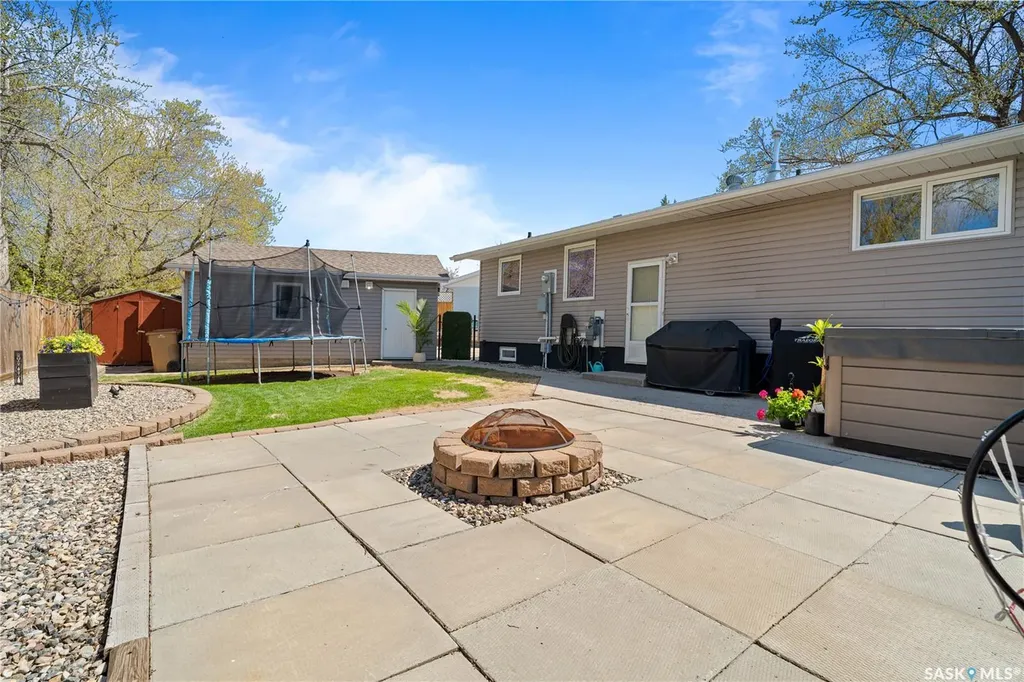 35 Symons Place Regina SK S4X 1M7