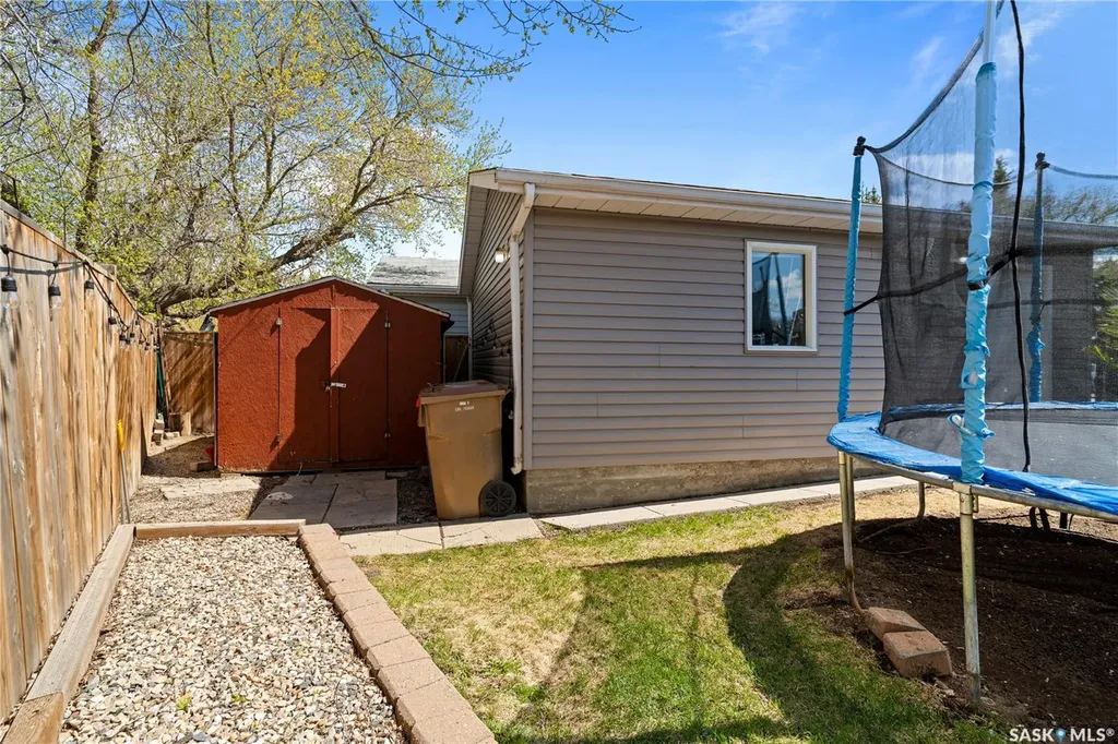 35 Symons Place Regina SK S4X 1M7