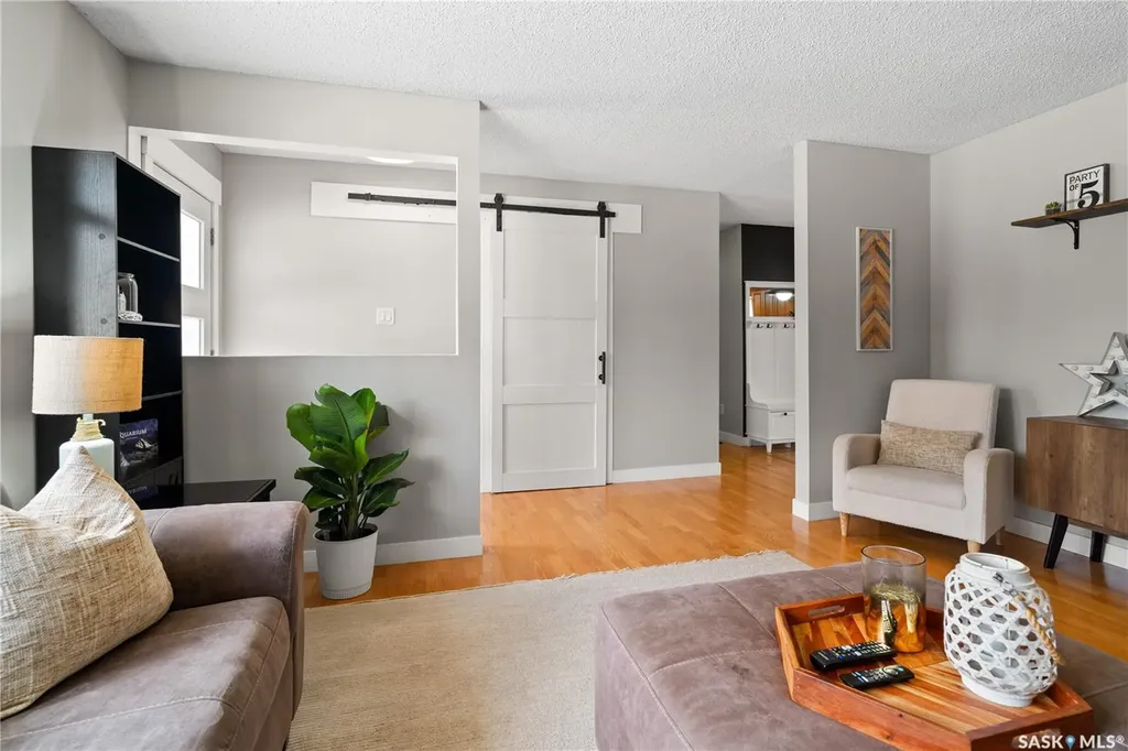 35 Symons Place Regina SK S4X 1M7