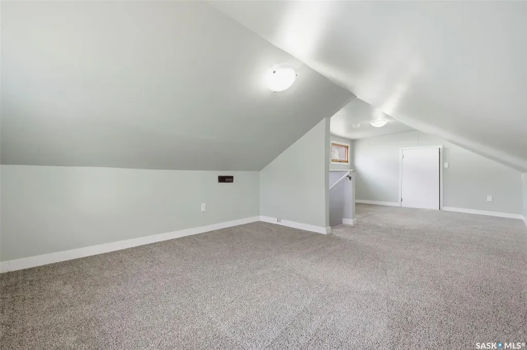 825 L Avenue S Saskatoon SK S7M 2H9