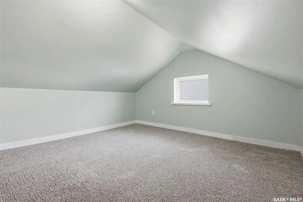 825 L Avenue S Saskatoon SK S7M 2H9