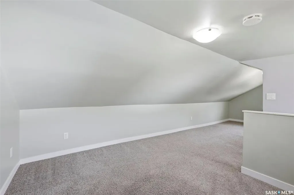 825 L Avenue S Saskatoon SK S7M 2H9