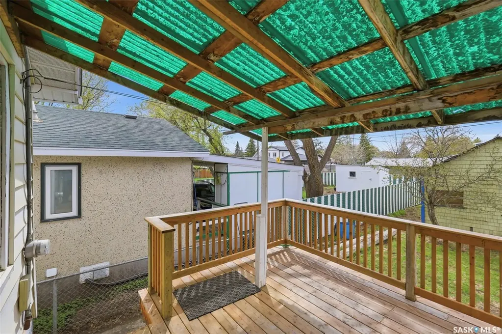 825 L Avenue S Saskatoon SK S7M 2H9