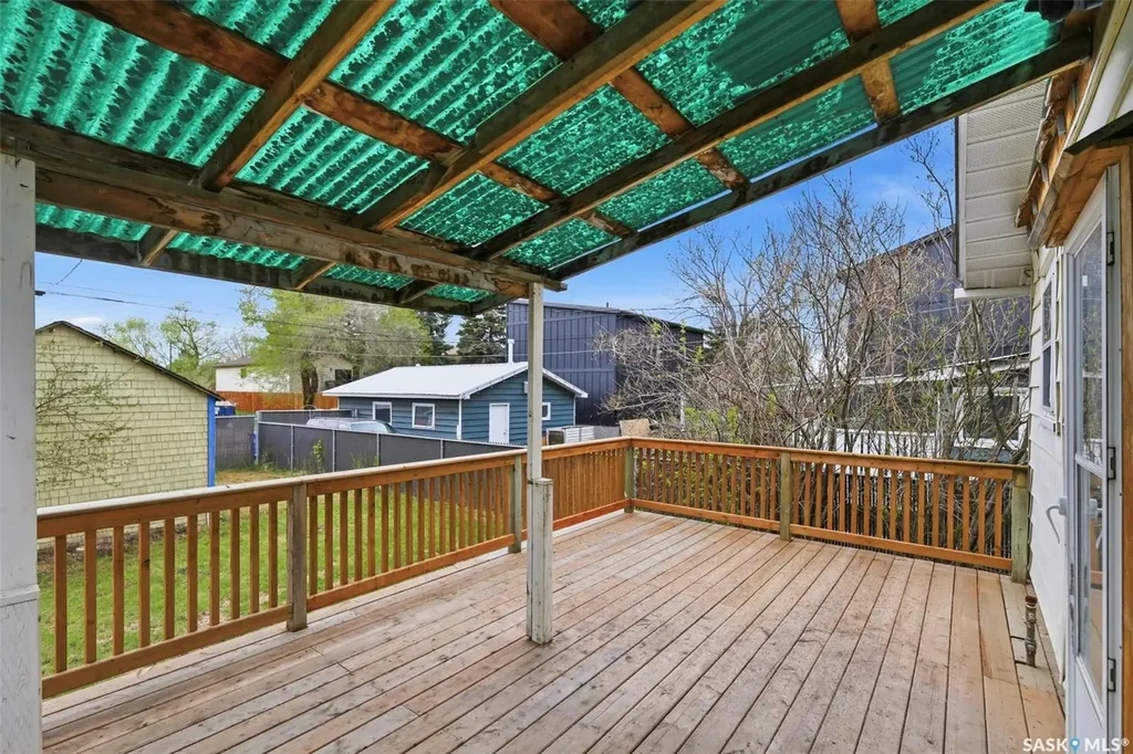 825 L Avenue S Saskatoon SK S7M 2H9