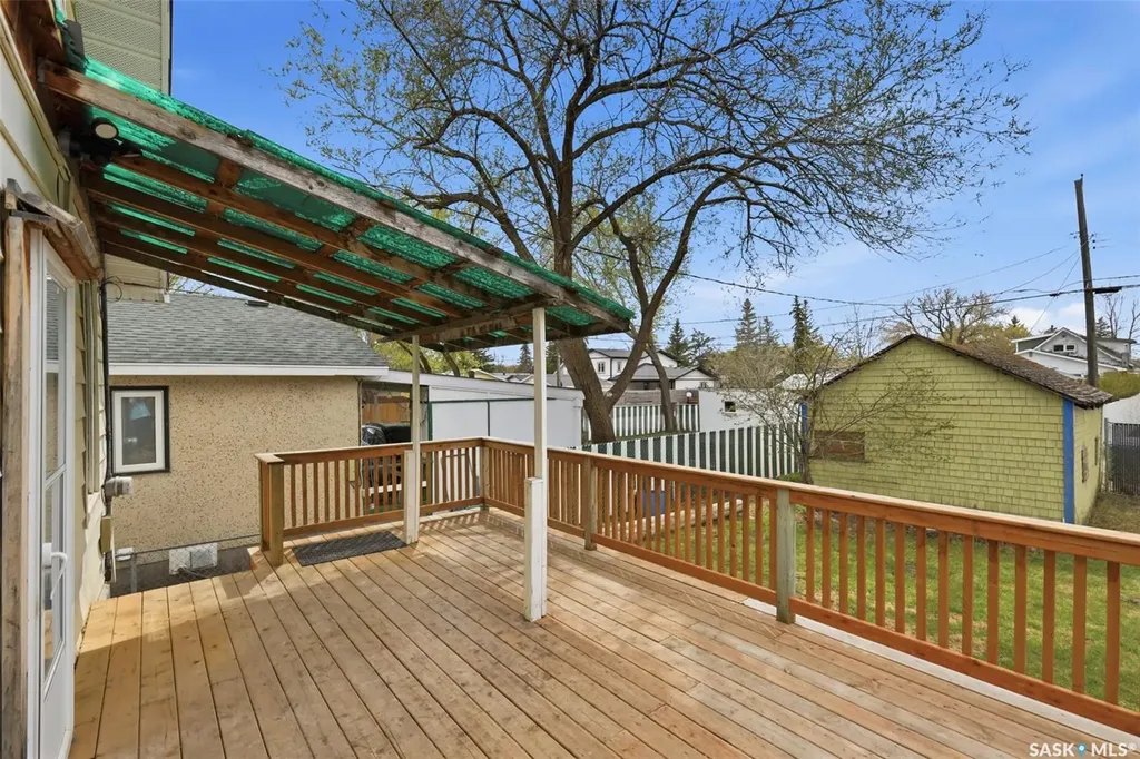 825 L Avenue S Saskatoon SK S7M 2H9