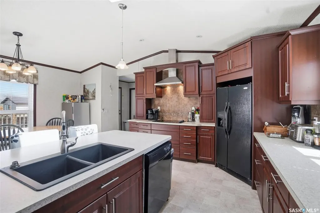 533 3rd Avenue Young SK S0K 4Y0