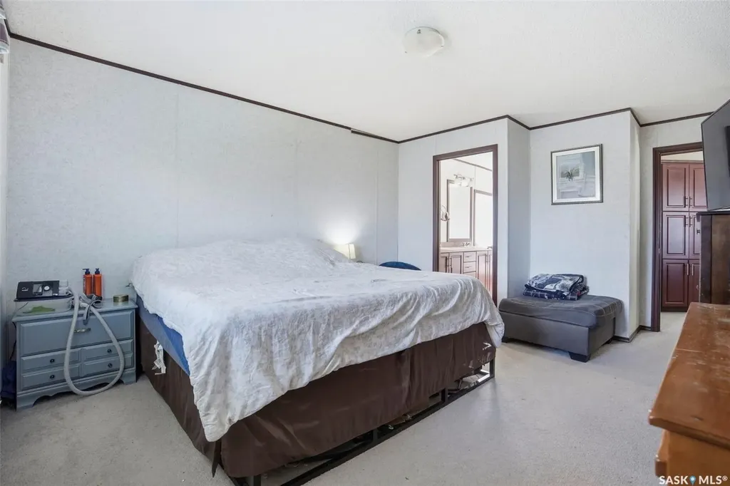 533 3rd Avenue Young SK S0K 4Y0