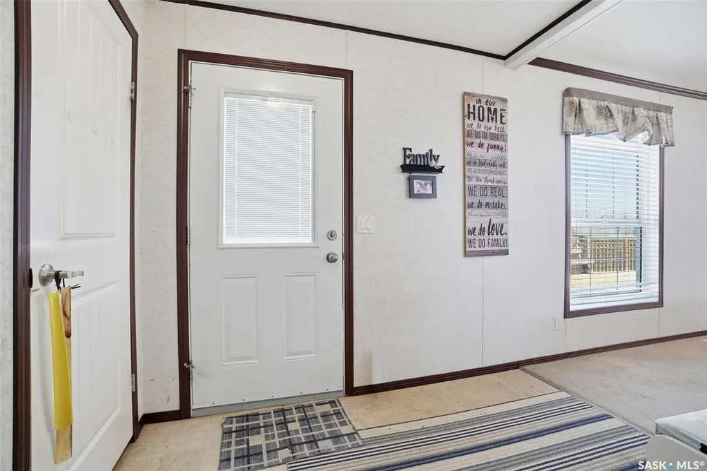 533 3rd Avenue Young SK S0K 4Y0