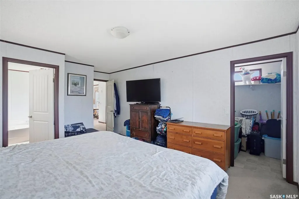 533 3rd Avenue Young SK S0K 4Y0