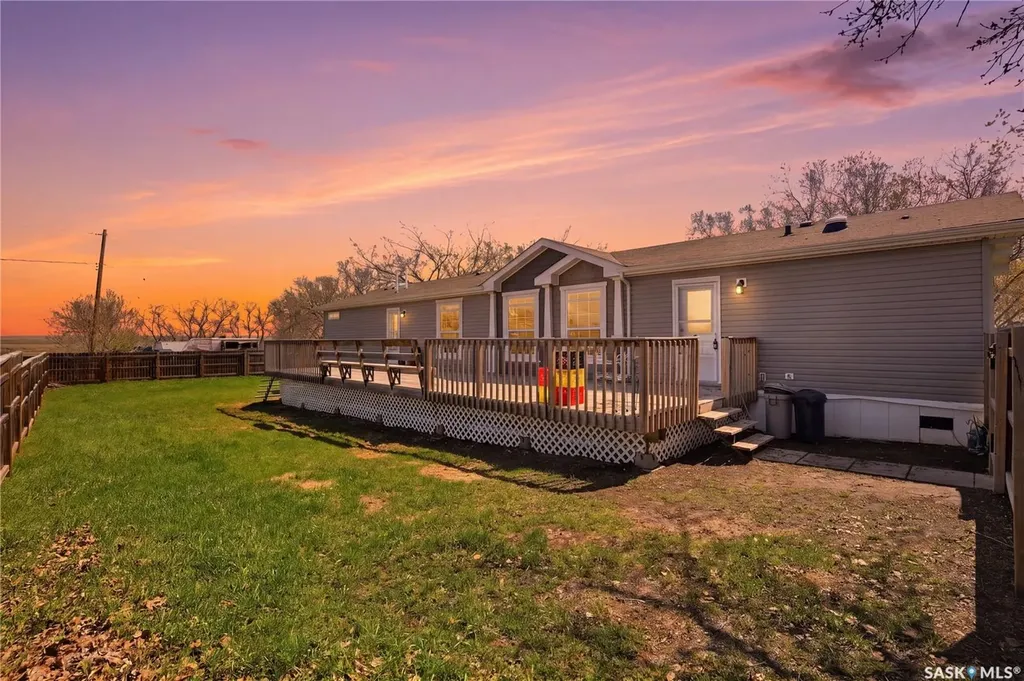 533 3rd Avenue Young SK S0K 4Y0