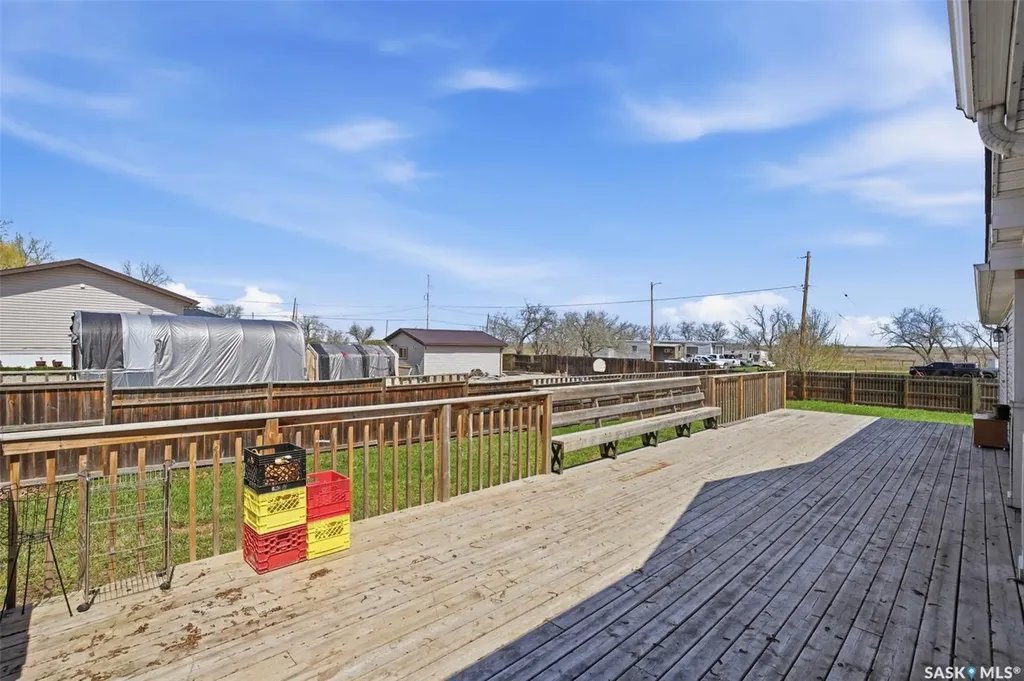 533 3rd Avenue Young SK S0K 4Y0
