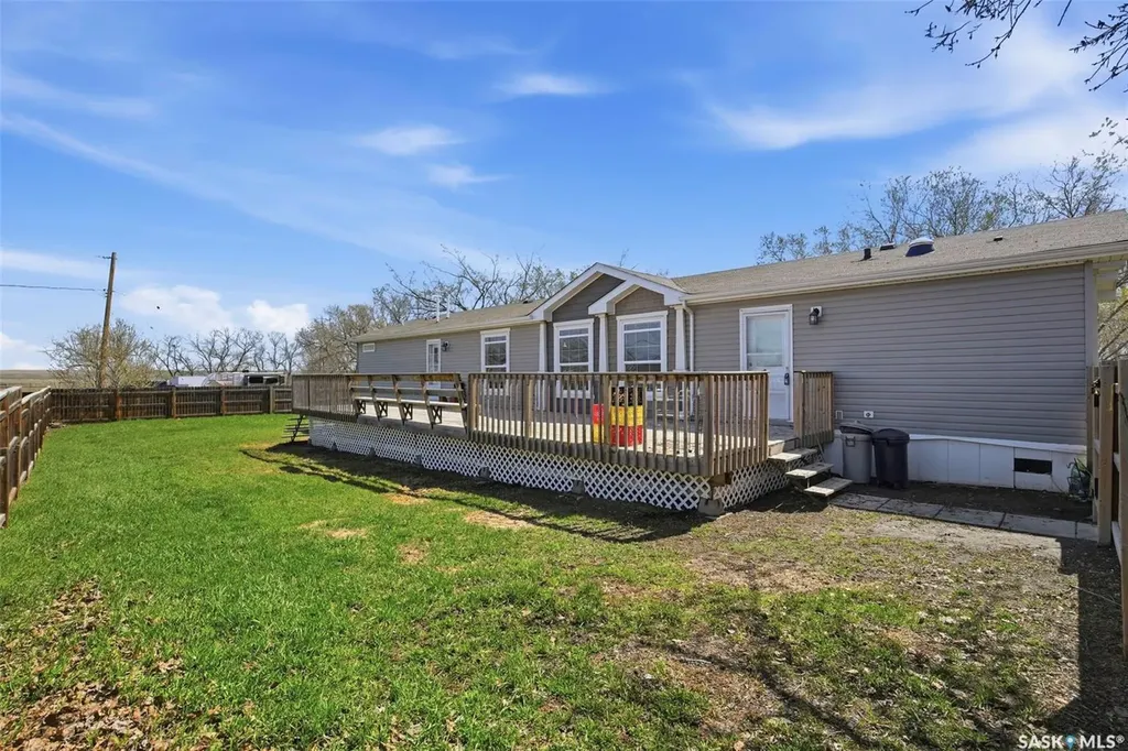 533 3rd Avenue Young SK S0K 4Y0