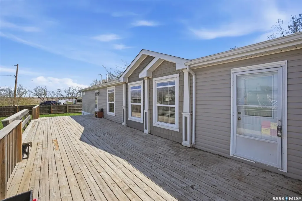 533 3rd Avenue Young SK S0K 4Y0