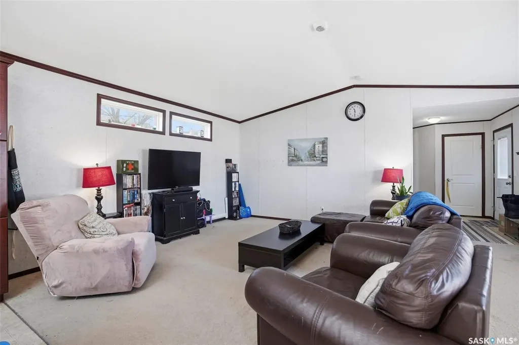533 3rd Avenue Young SK S0K 4Y0