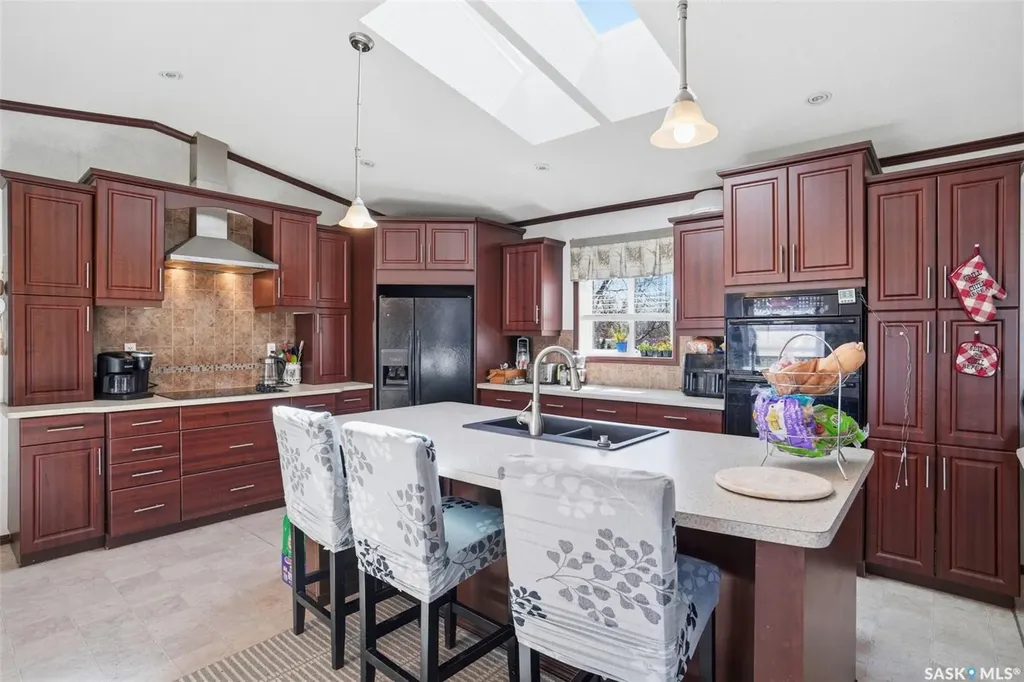 533 3rd Avenue Young SK S0K 4Y0