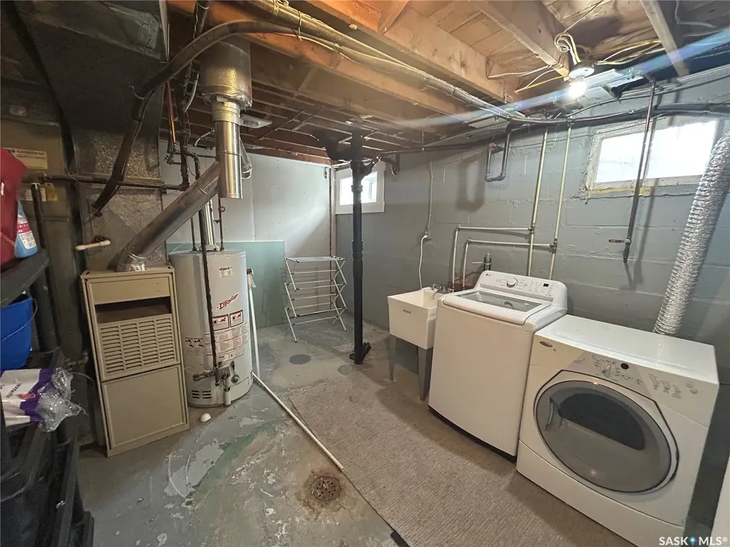 2616 Clarence Avenue S Saskatoon SK S7J 1M6