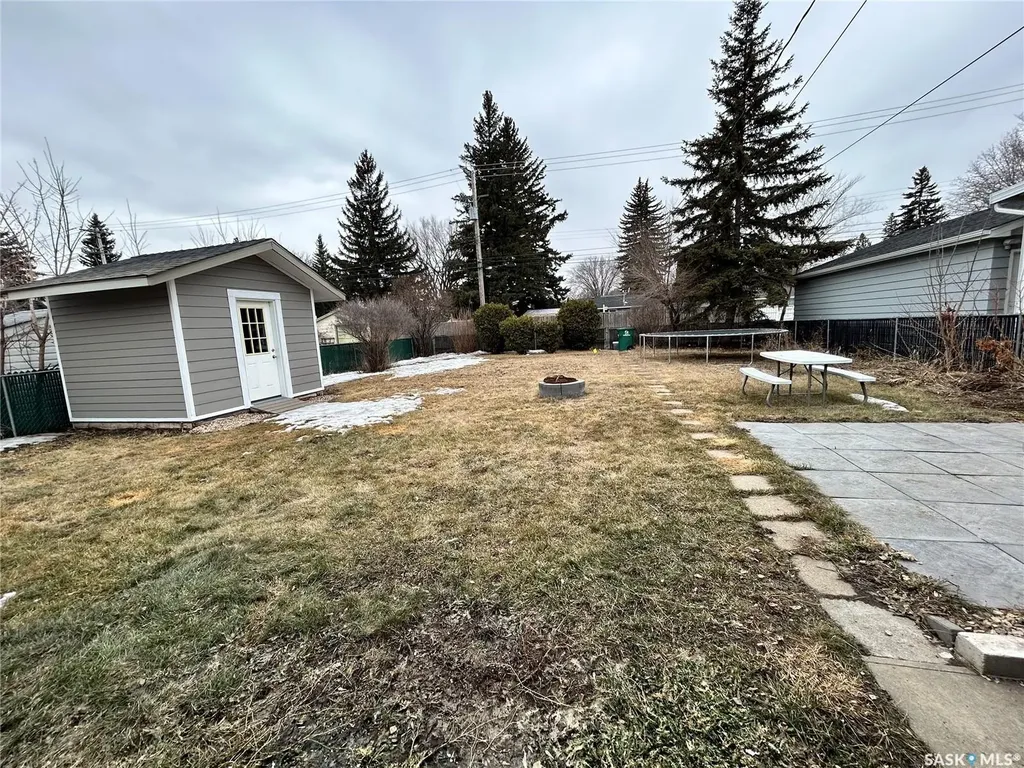 2616 Clarence Avenue S Saskatoon SK S7J 1M6
