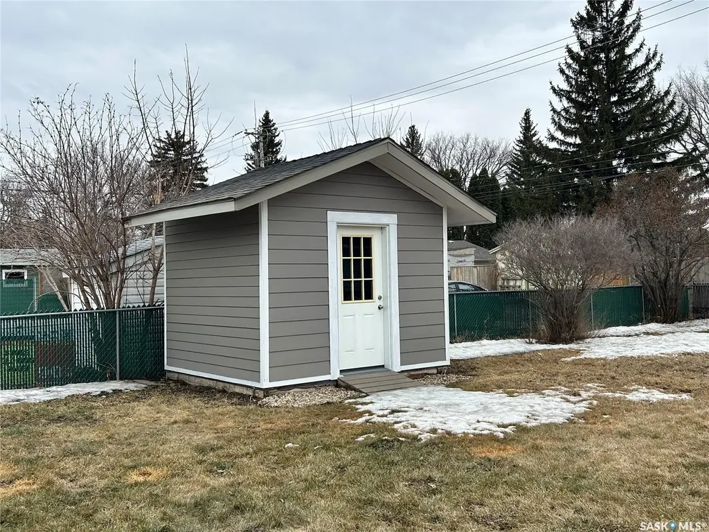 2616 Clarence Avenue S Saskatoon SK S7J 1M6