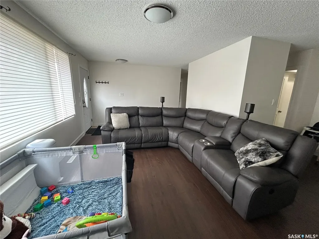 2616 Clarence Avenue S Saskatoon SK S7J 1M6