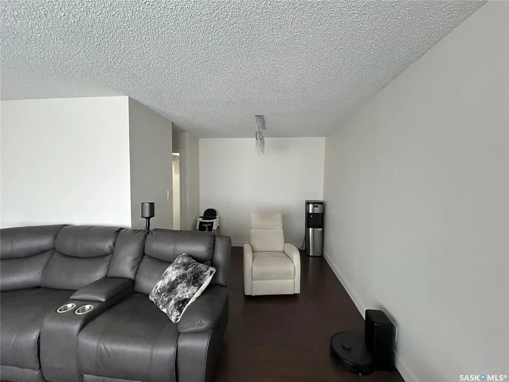 2616 Clarence Avenue S Saskatoon SK S7J 1M6