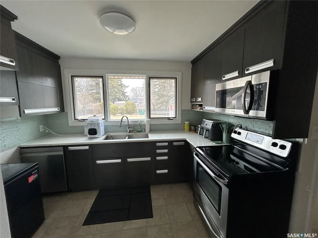 2616 Clarence Avenue S Saskatoon SK S7J 1M6