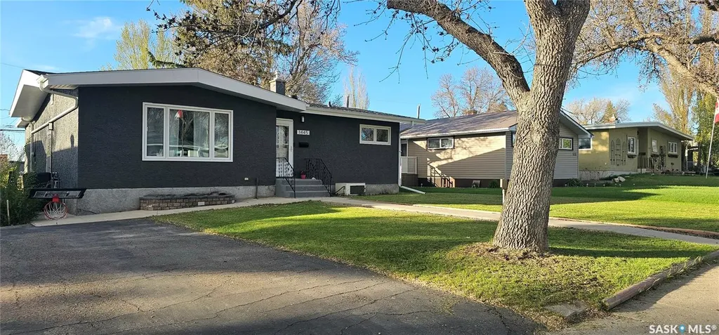 1445 Ashley Drive Swift Current SK S9H 1N6