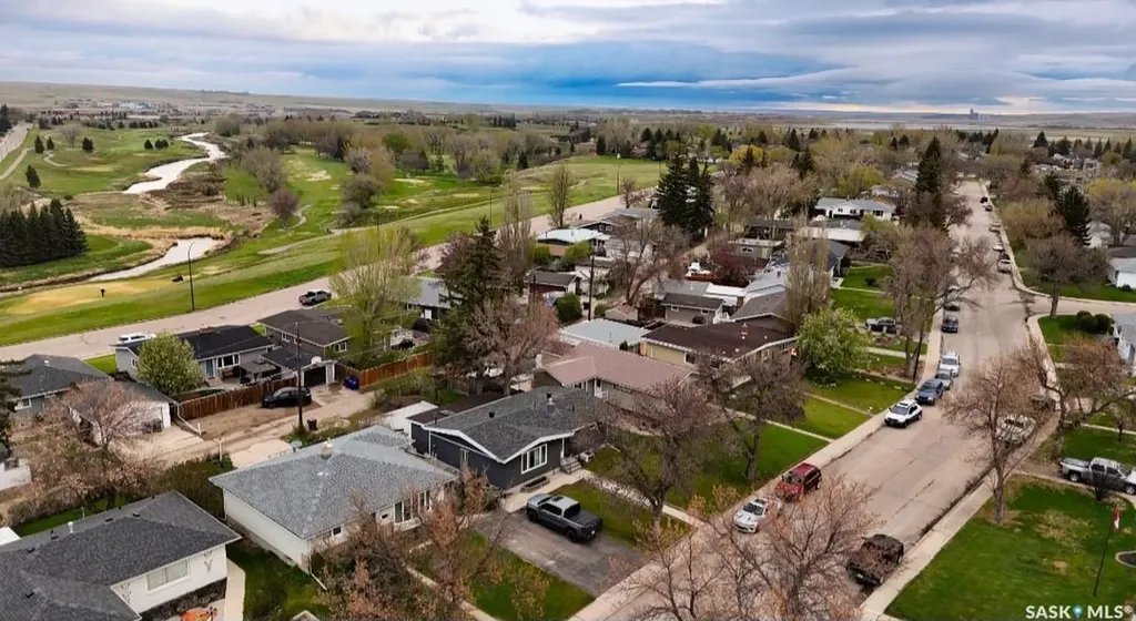 1445 Ashley Drive Swift Current SK S9H 1N6