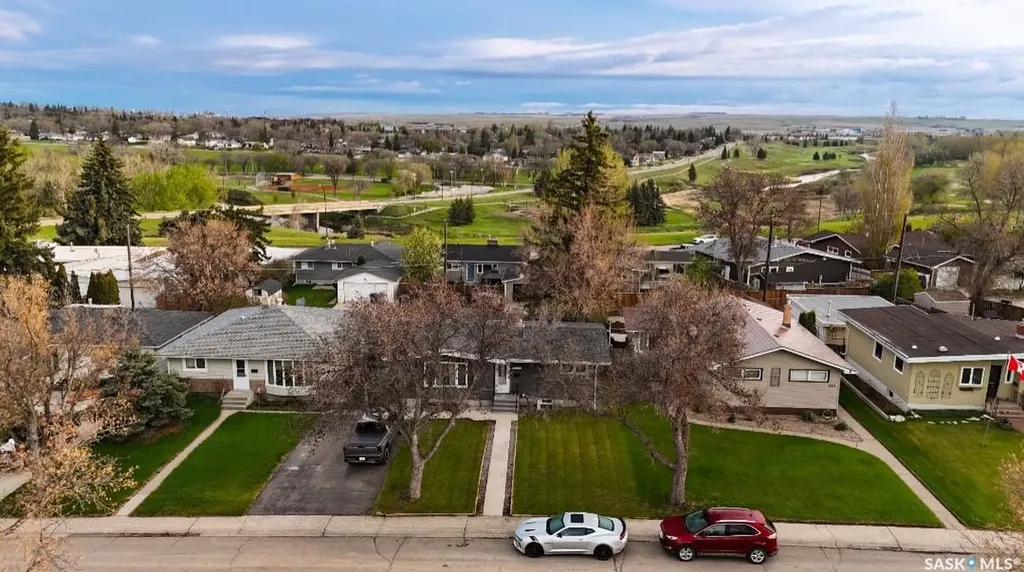 1445 Ashley Drive Swift Current SK S9H 1N6
