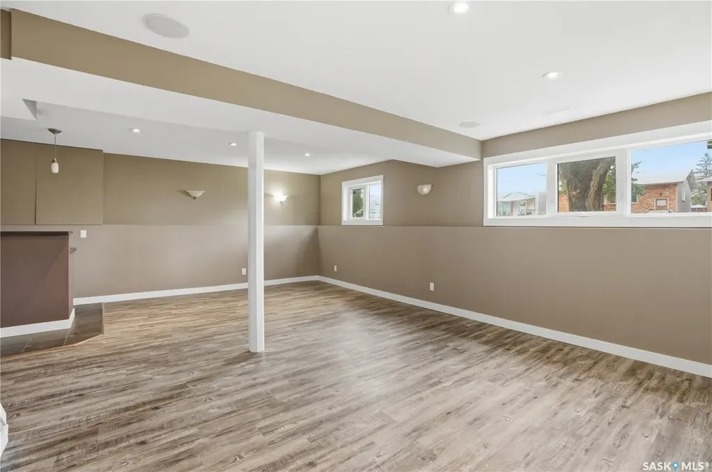 330B X Avenue S Saskatoon SK S7M 3H6
