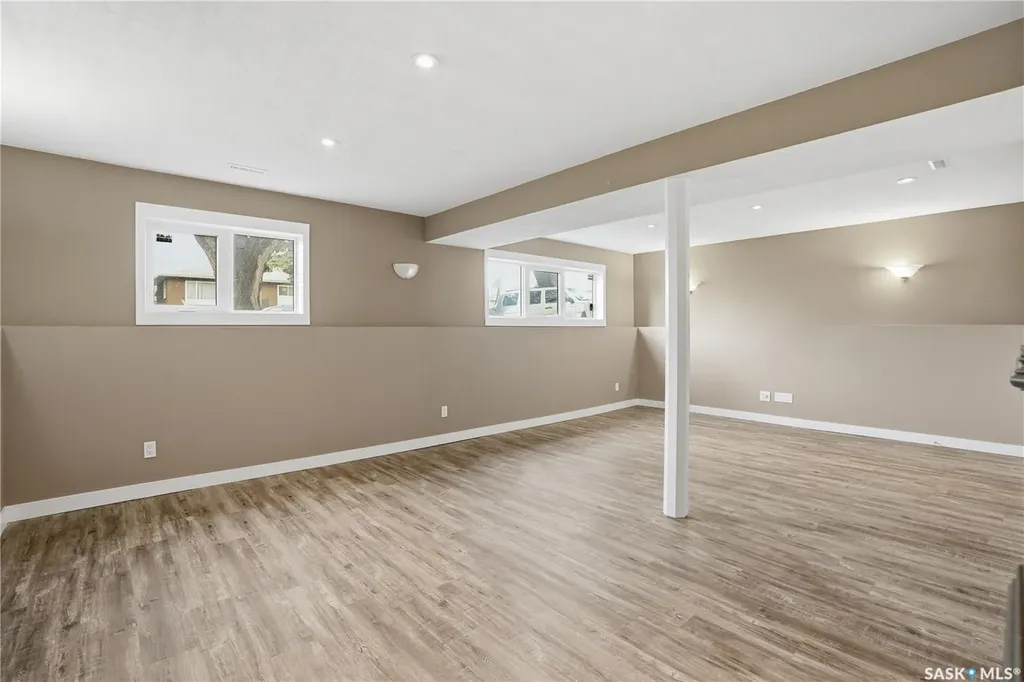 330B X Avenue S Saskatoon SK S7M 3H6