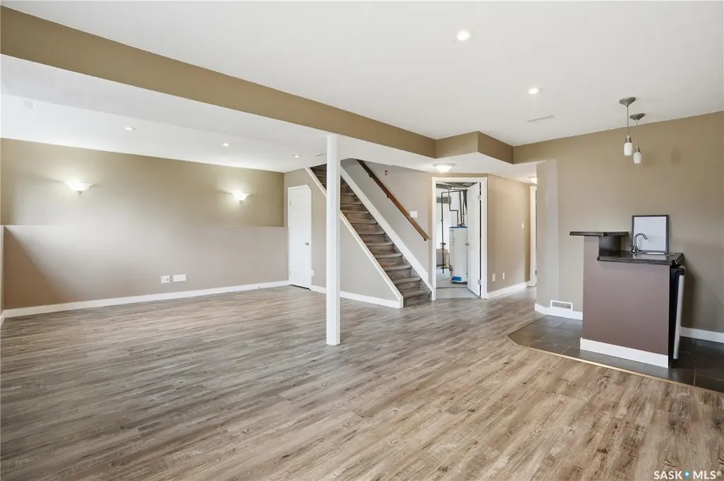 330B X Avenue S Saskatoon SK S7M 3H6