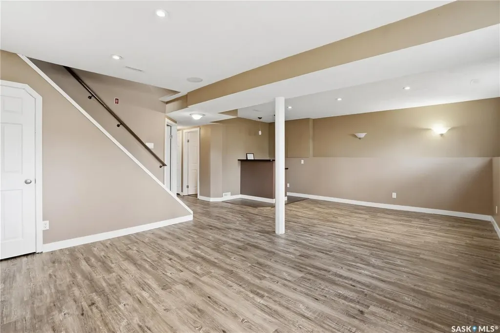 330B X Avenue S Saskatoon SK S7M 3H6
