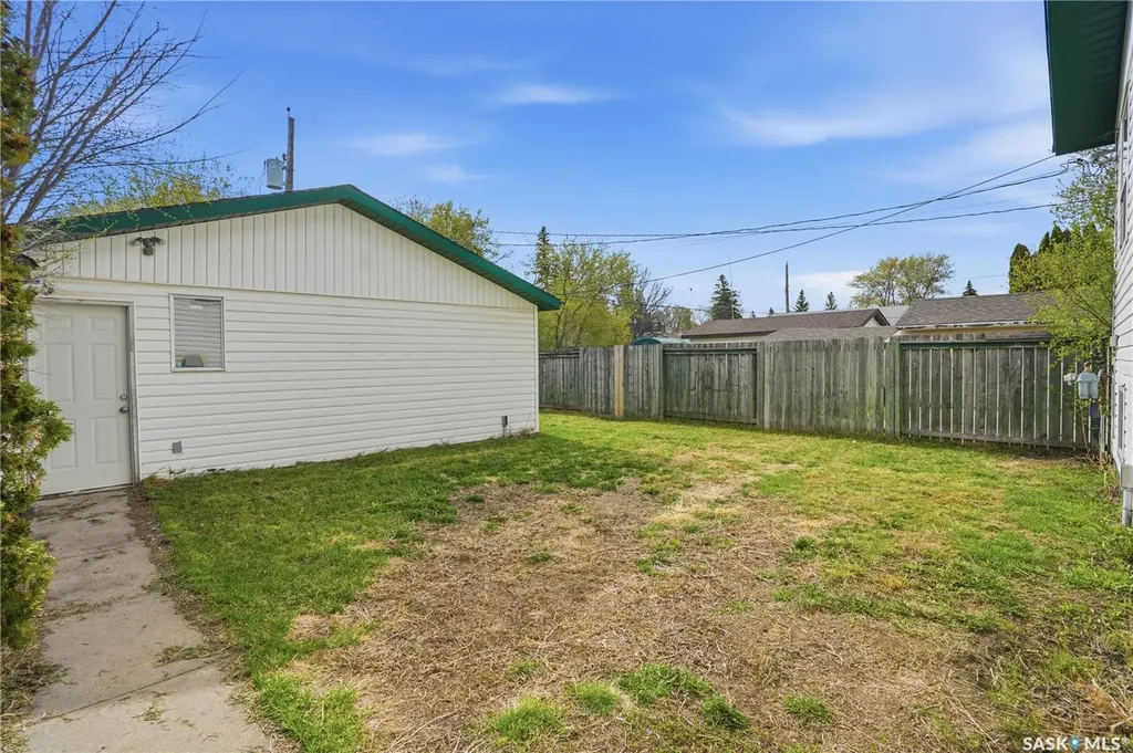 330B X Avenue S Saskatoon SK S7M 3H6