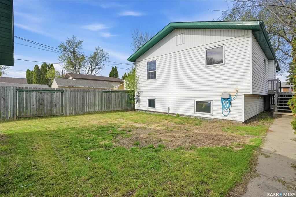 330B X Avenue S Saskatoon SK S7M 3H6