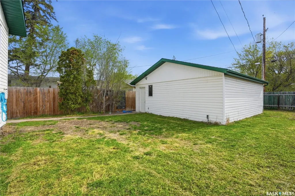 330B X Avenue S Saskatoon SK S7M 3H6
