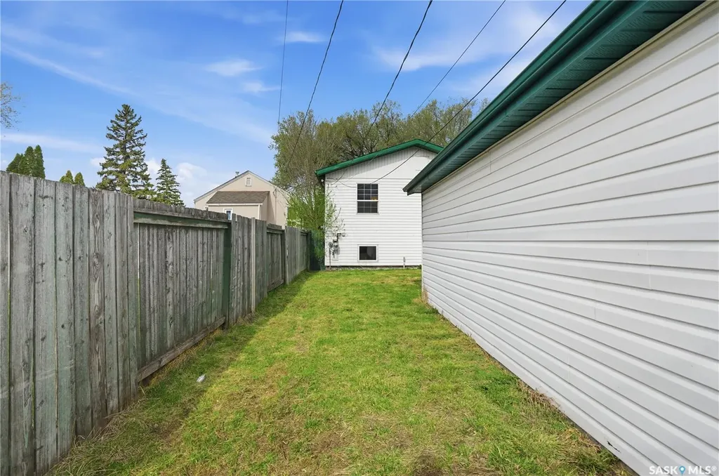330B X Avenue S Saskatoon SK S7M 3H6