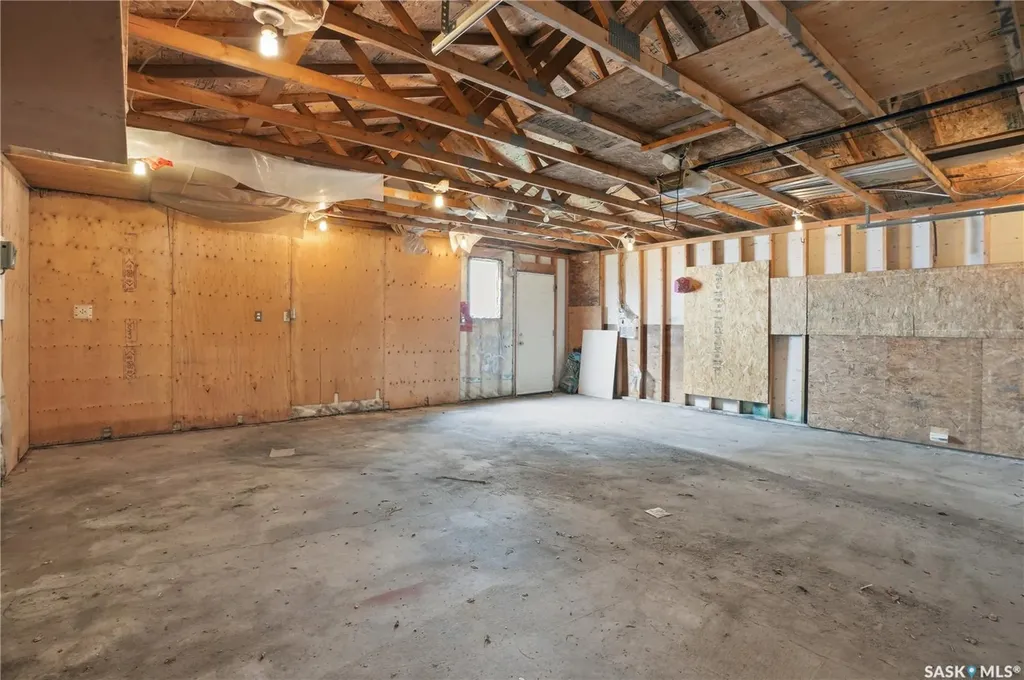 330B X Avenue S Saskatoon SK S7M 3H6