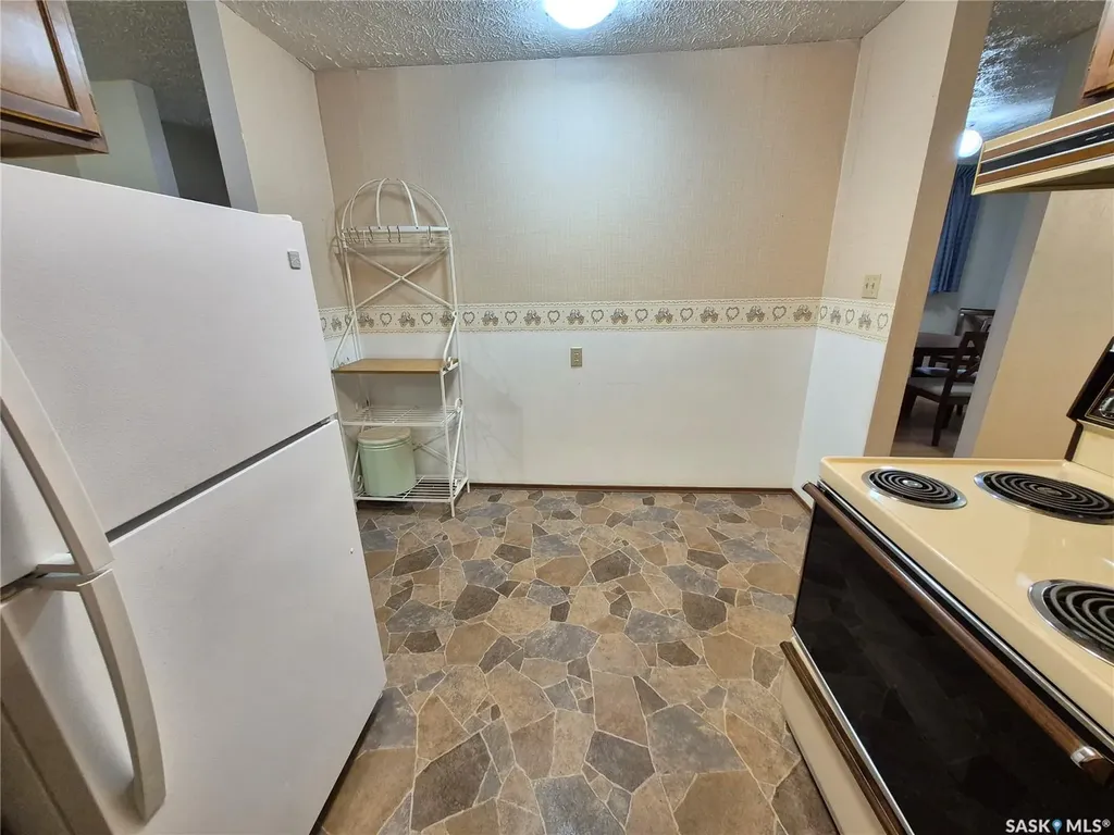 228 3rd Street Weyburn SK S4H 0W6
