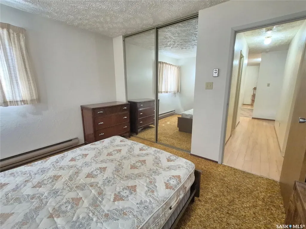 228 3rd Street Weyburn SK S4H 0W6