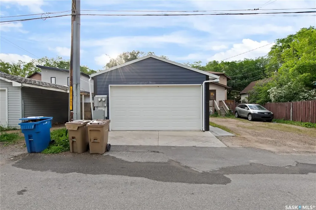 1920 Athol Street Regina SK S4T 3E3