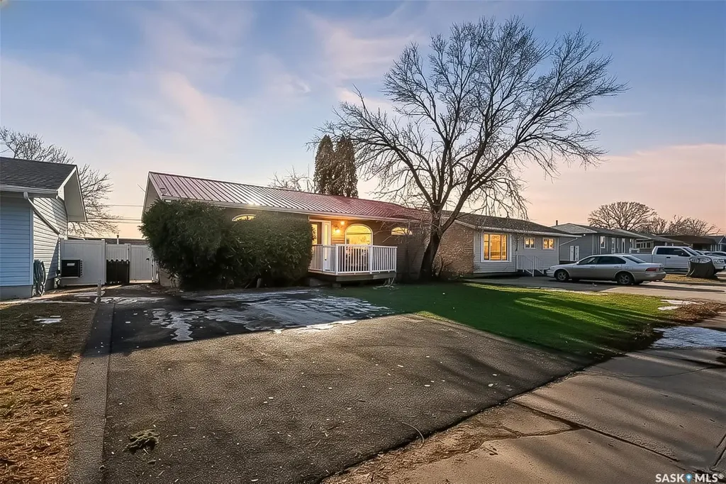 1317 Hochelaga Street W Moose Jaw SK S6H 6C3