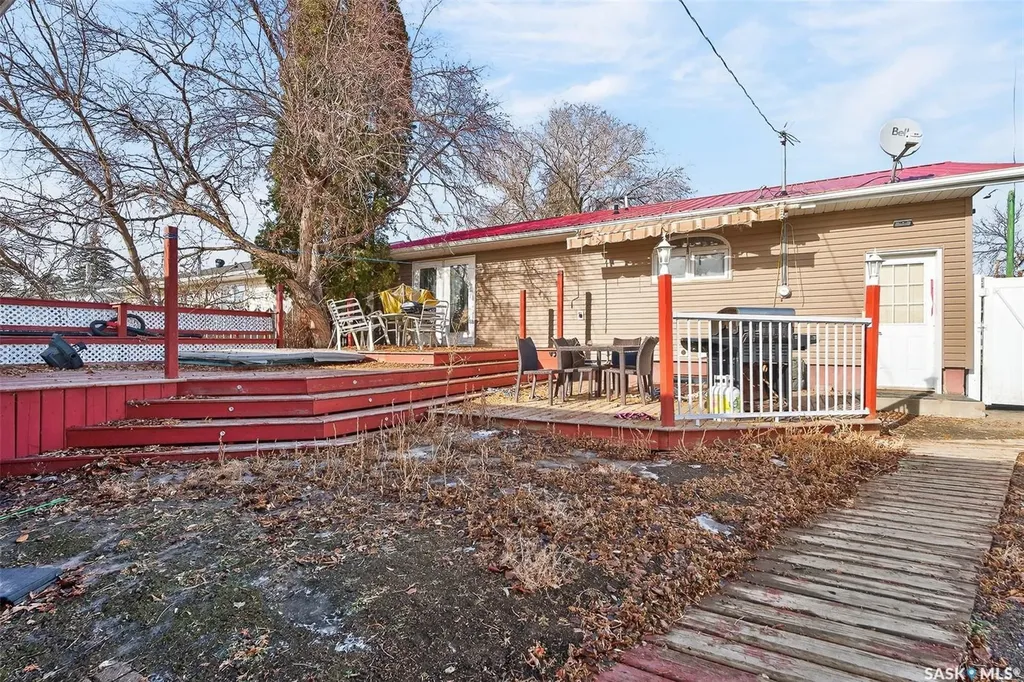 1317 Hochelaga Street W Moose Jaw SK S6H 6C3