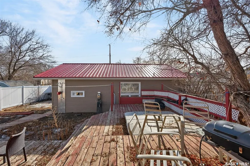 1317 Hochelaga Street W Moose Jaw SK S6H 6C3