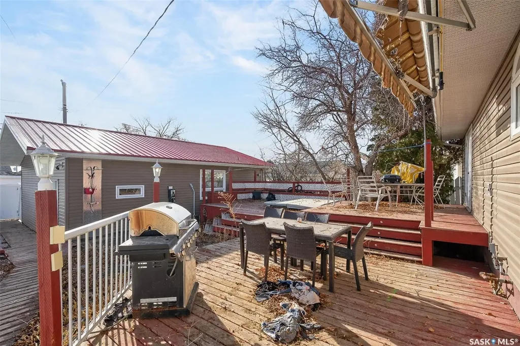 1317 Hochelaga Street W Moose Jaw SK S6H 6C3