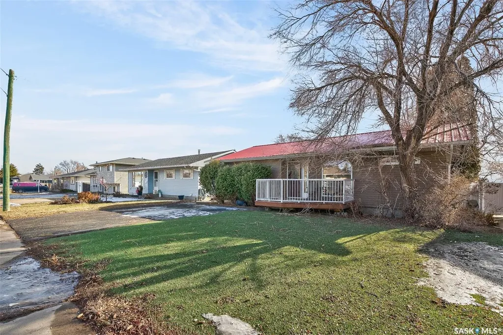 1317 Hochelaga Street W Moose Jaw SK S6H 6C3